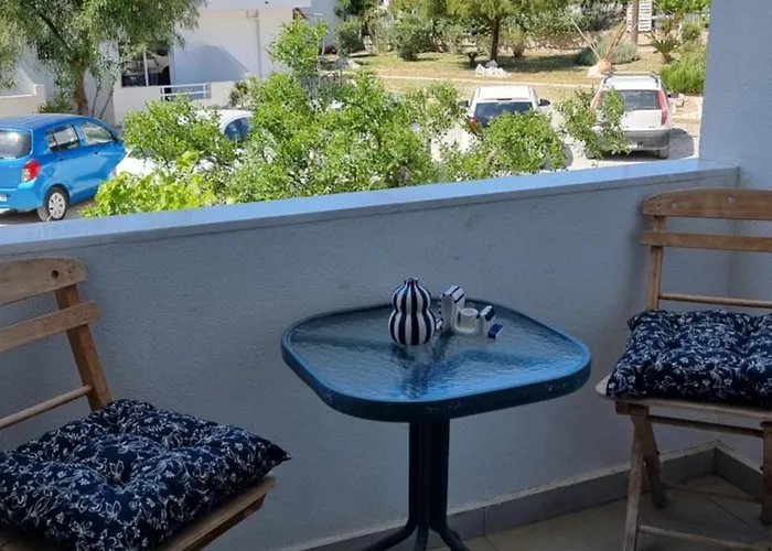 Sulaj Φαληράκι